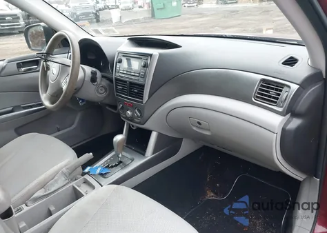 2013 Subaru Forester 2.5X Premium z USA, uszkodzony, nr VIN JF2SHADC2DH415213